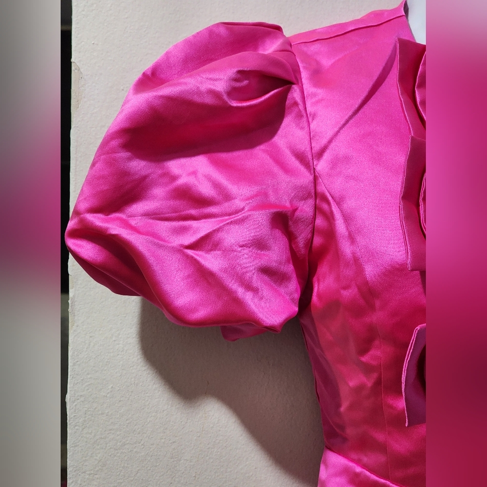 Pink Puff Sleeve Dress with Bow Details - Picture 3 of 10